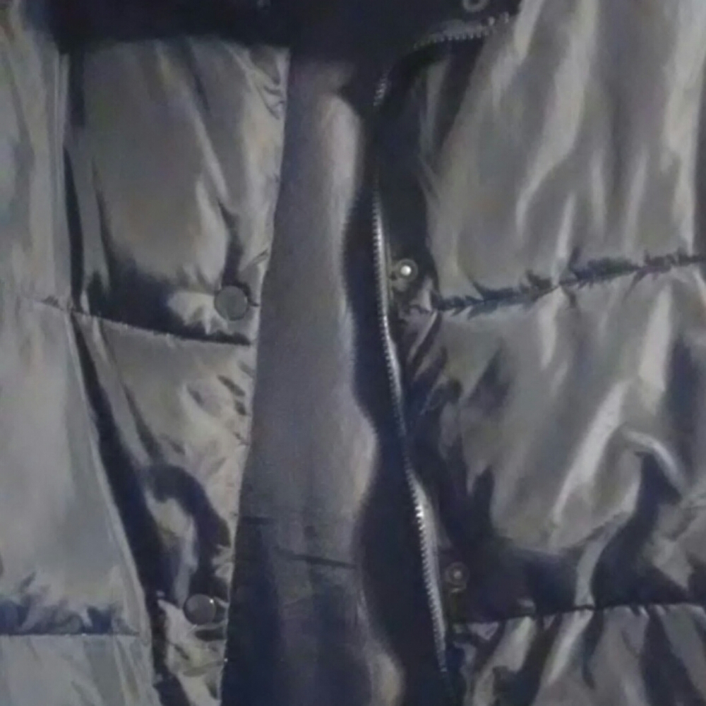 Vest - Picture 3 of 4